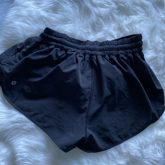 Lululemon Hotty Hot Short - Low Rise - Picture 4 of 6